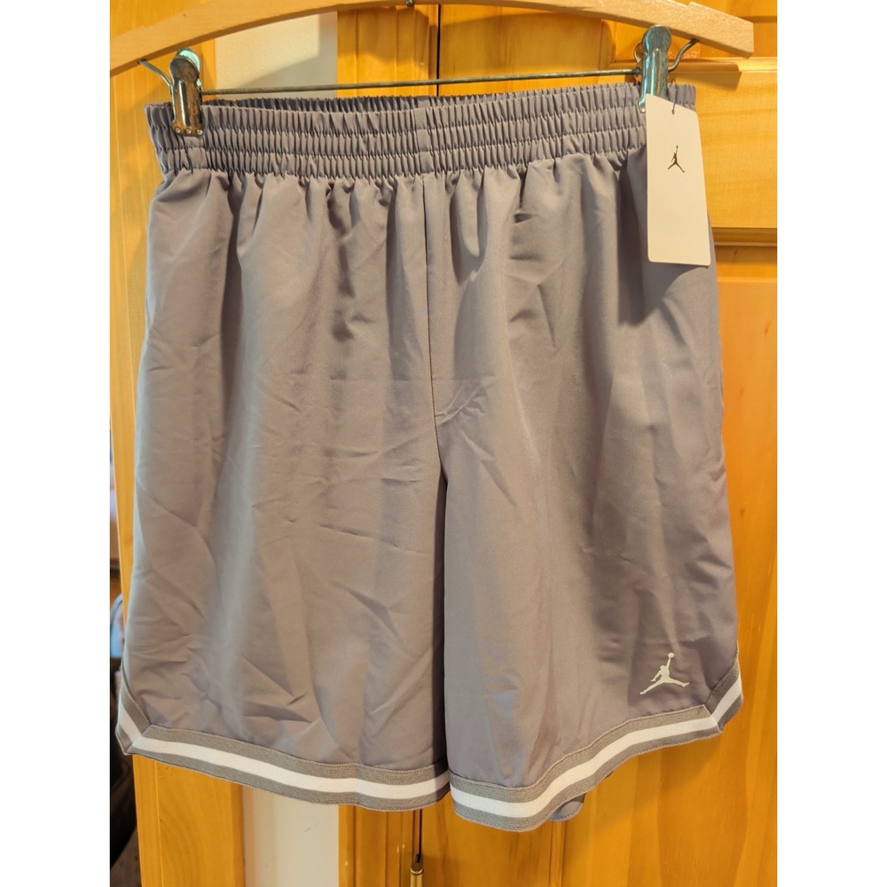 NWT Nike Jordan Boys Size Large 7" Inseam Shorts Gray 95F764-M19